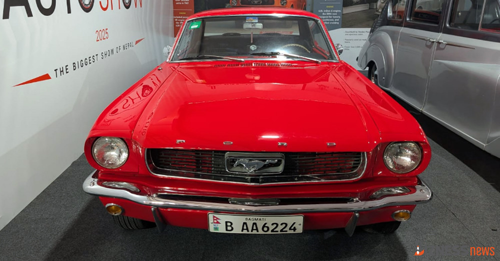 ford mustang.jpg